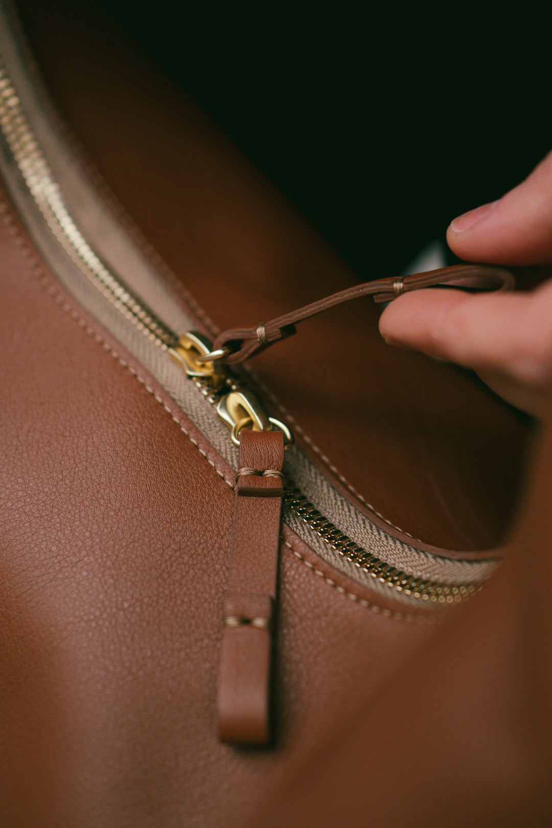 Riviera Shoulder Hobo in Cognac