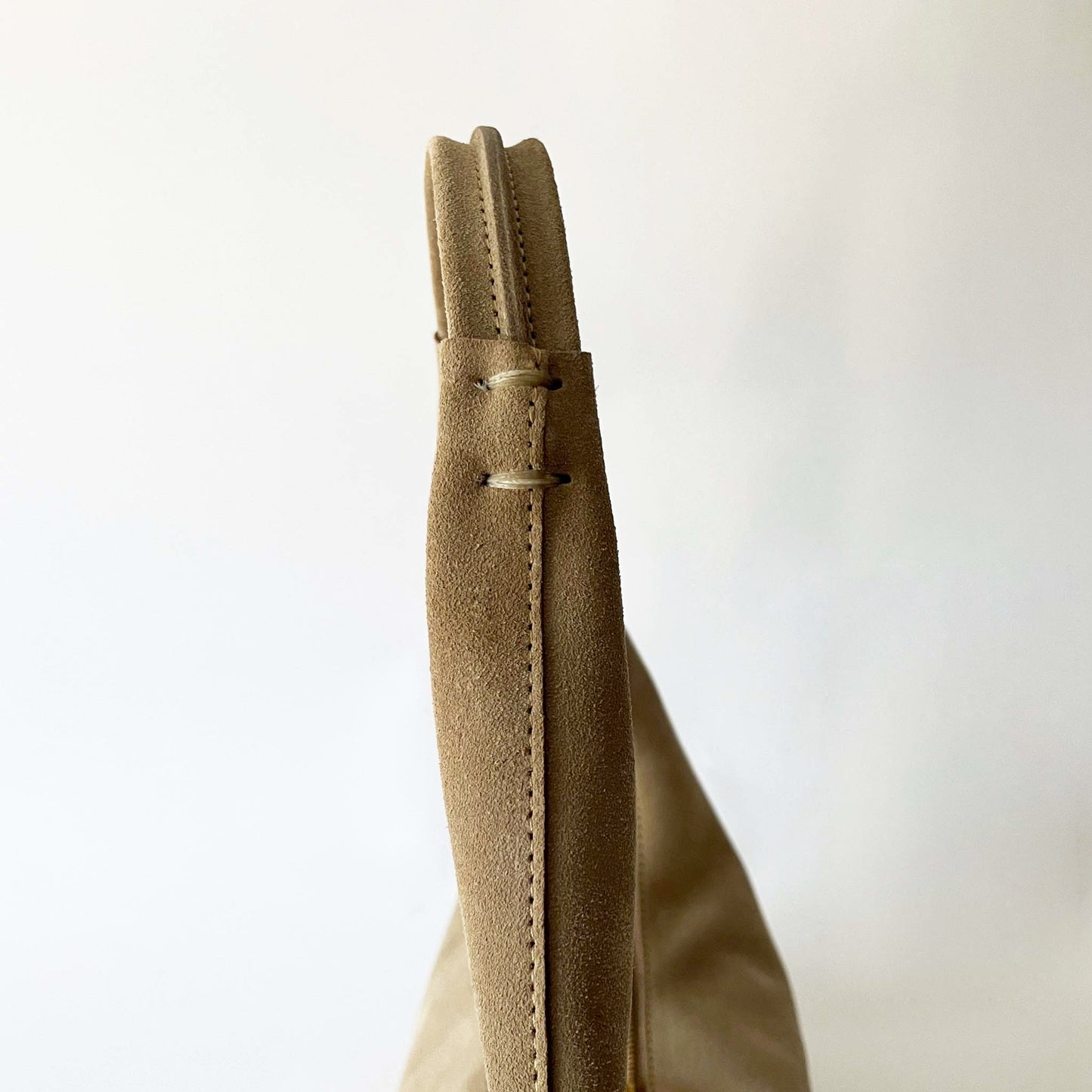 Riviera Hobo en suède crème
