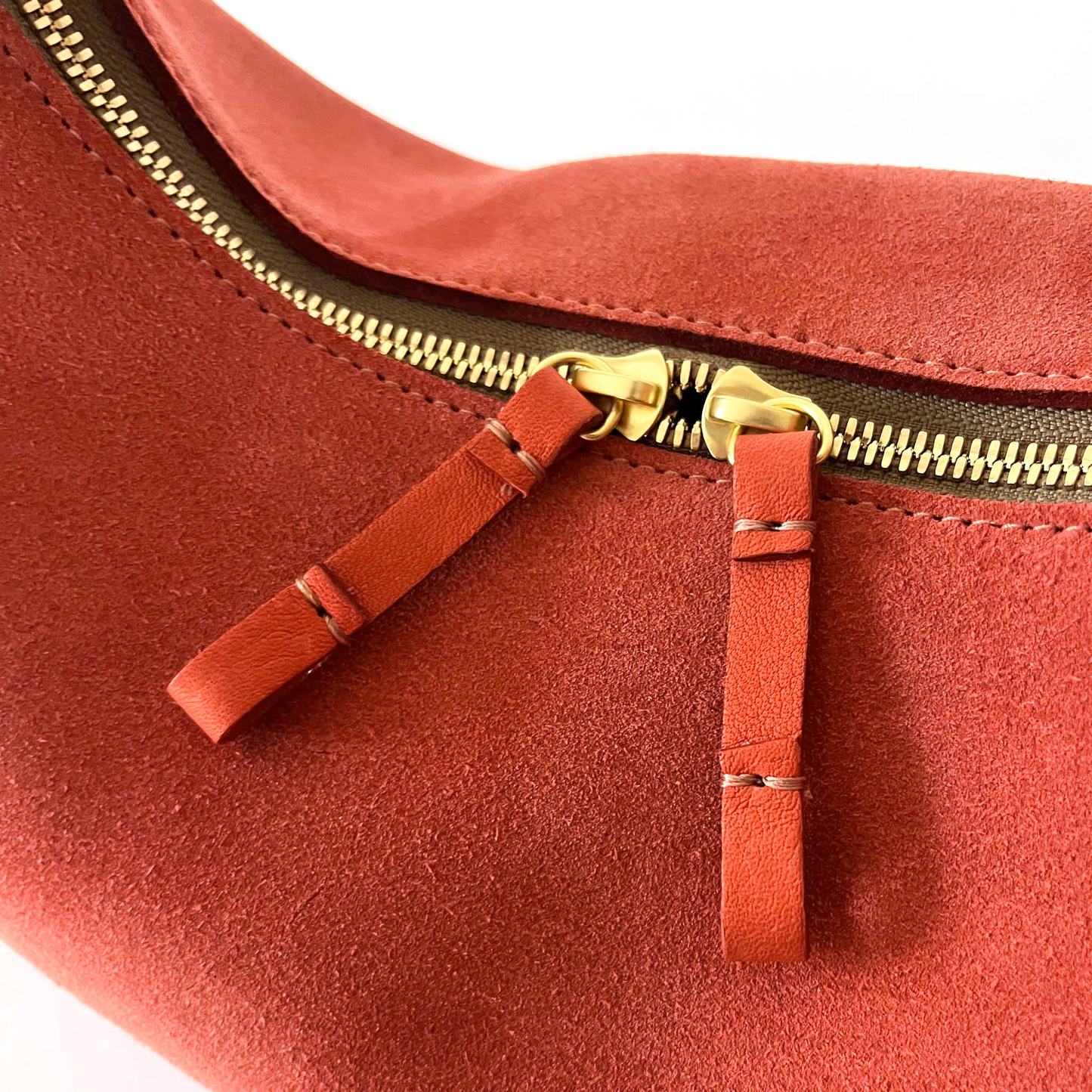 Riviera Hobo en suède coral