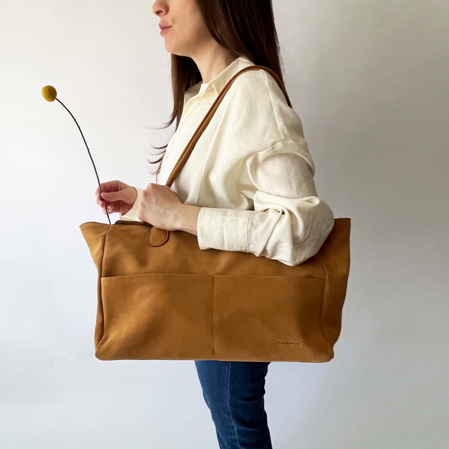 L'Editrice Bag in Honey Suede