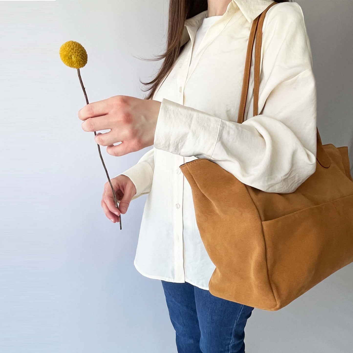 L'Editrice Bag in Honey Suede
