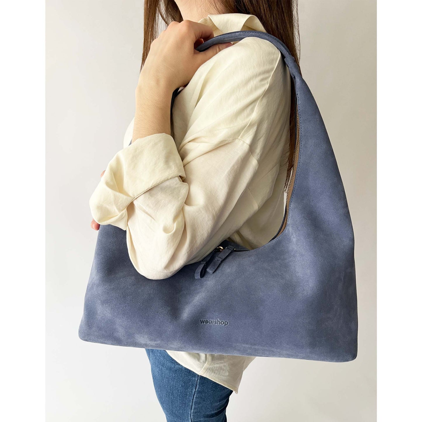 Riviera Hobo en suède bleu poudre
