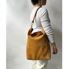 Load image into Gallery viewer, Meletti Honey Suede