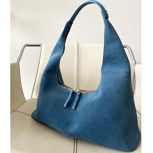  Riviera Hobo en suède bleu poudre