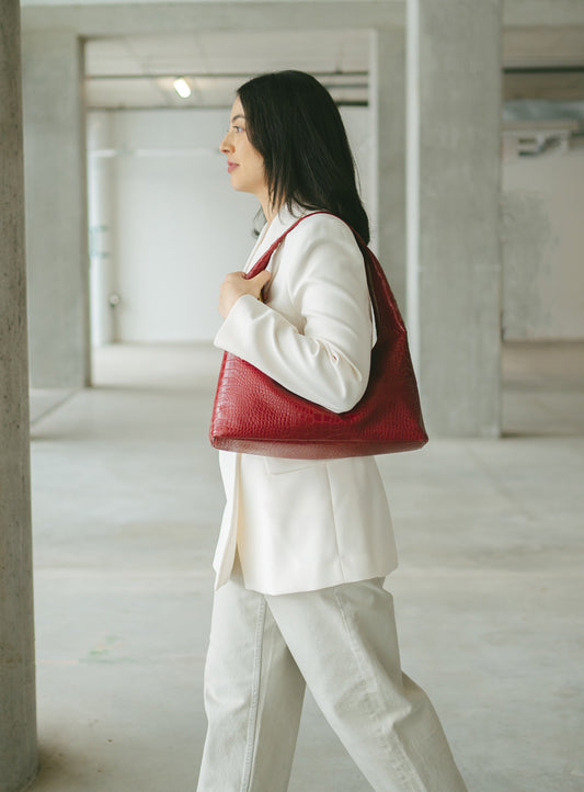 Riviera Shoulder Hobo in Croco Red