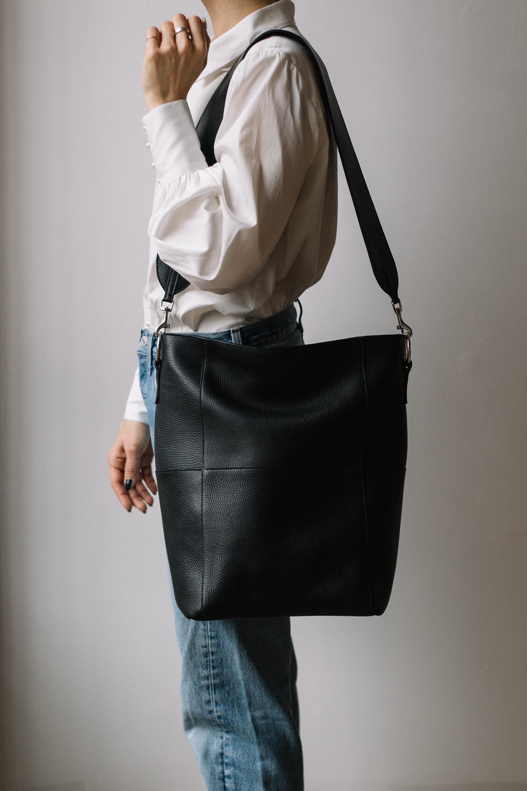 Bandouliere en cuir pour sac Meletti disponible en Noir Wearshop