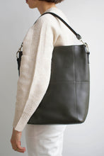 Load image into Gallery viewer, The Meletti shoulder bag in Khaki